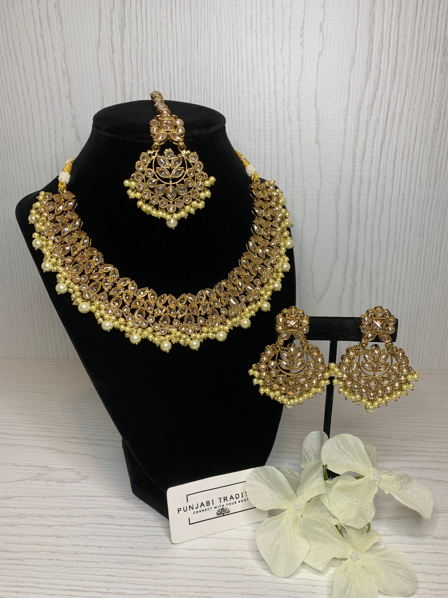 Easha Necklace