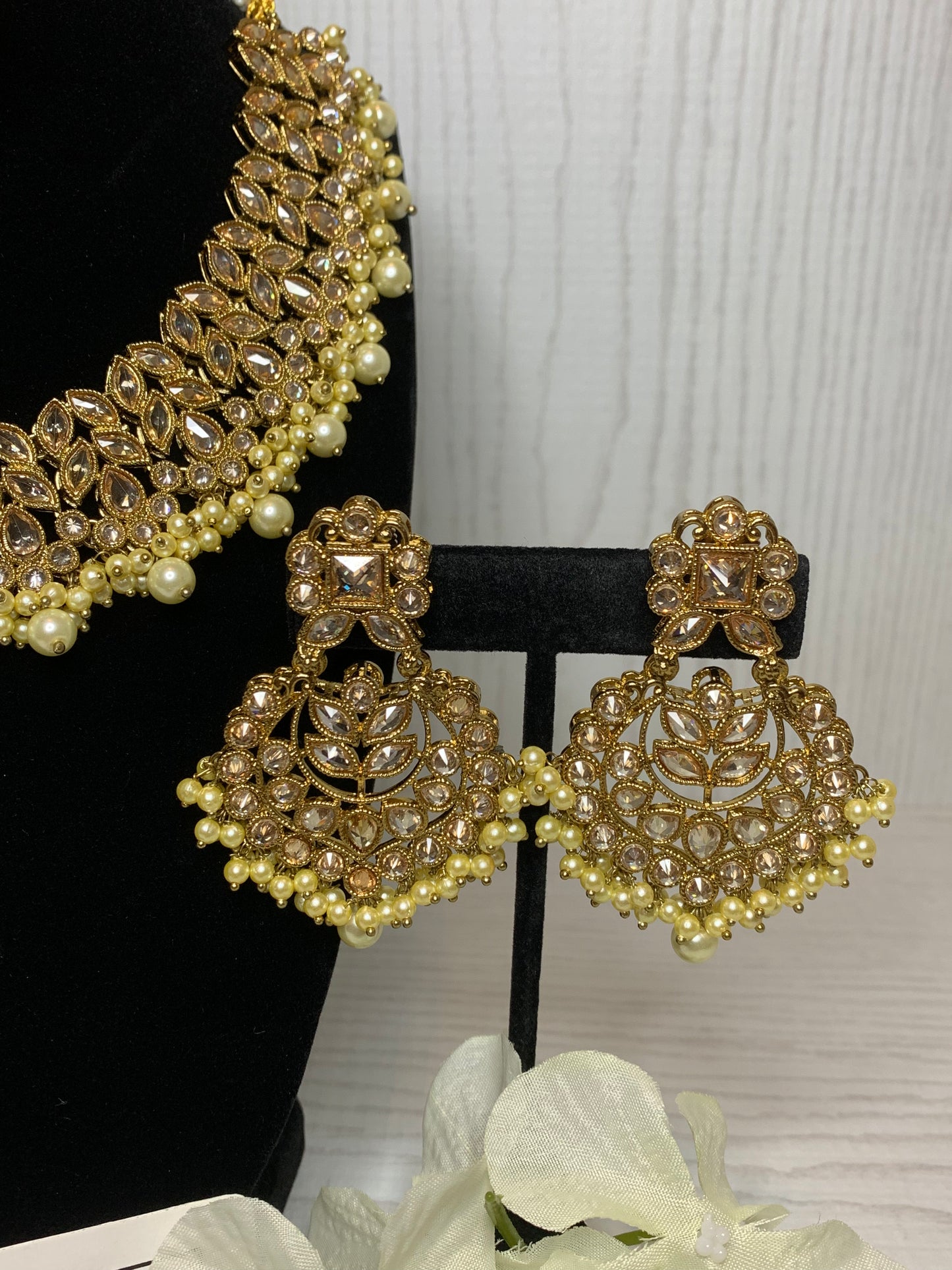 Easha Necklace