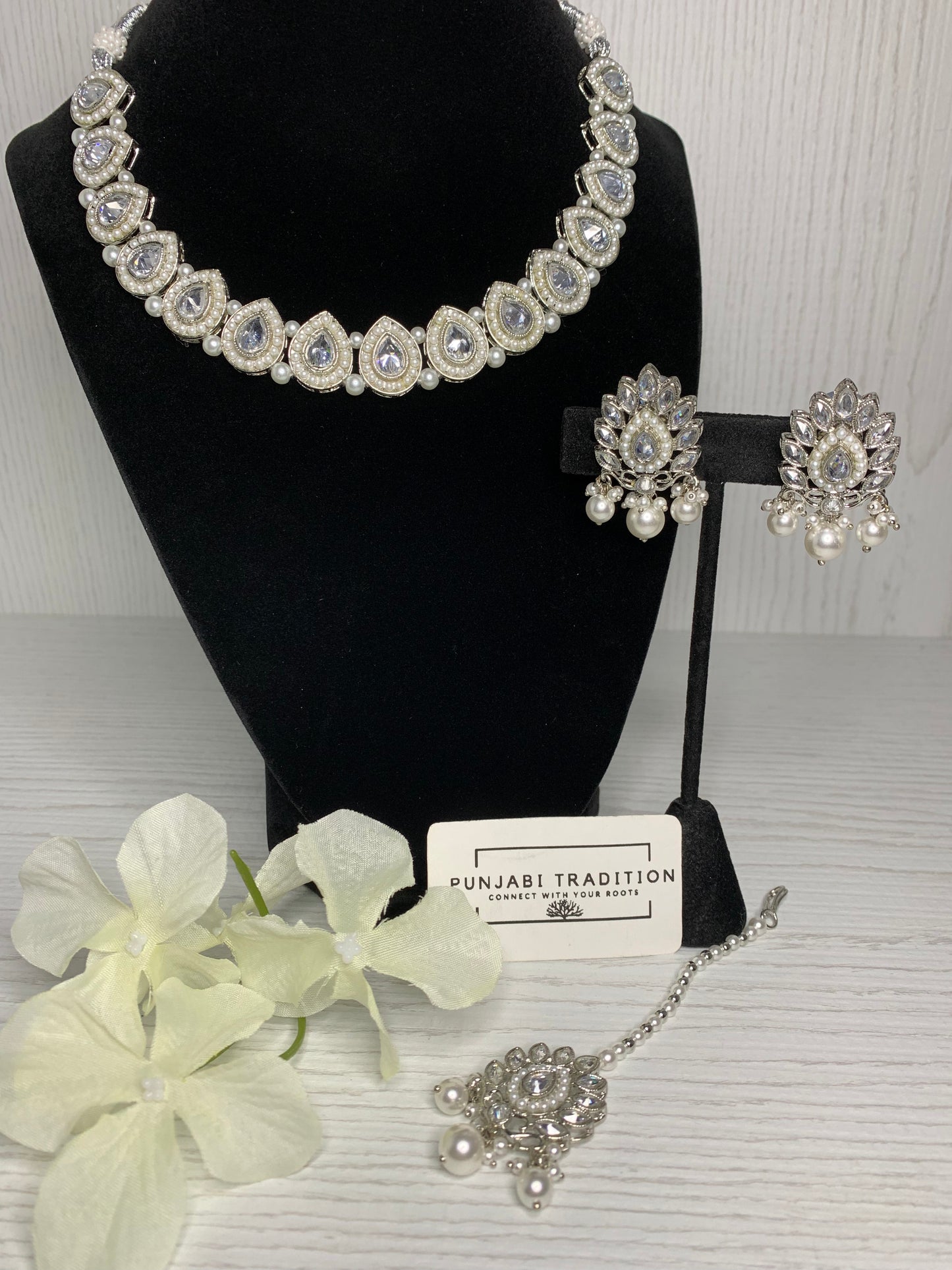 Zuhr Necklace