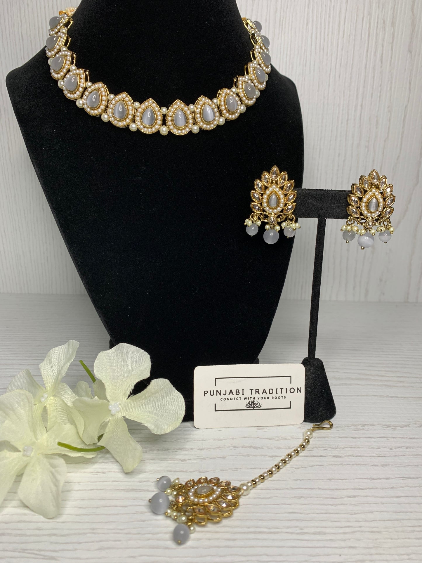 Zuhr Necklace