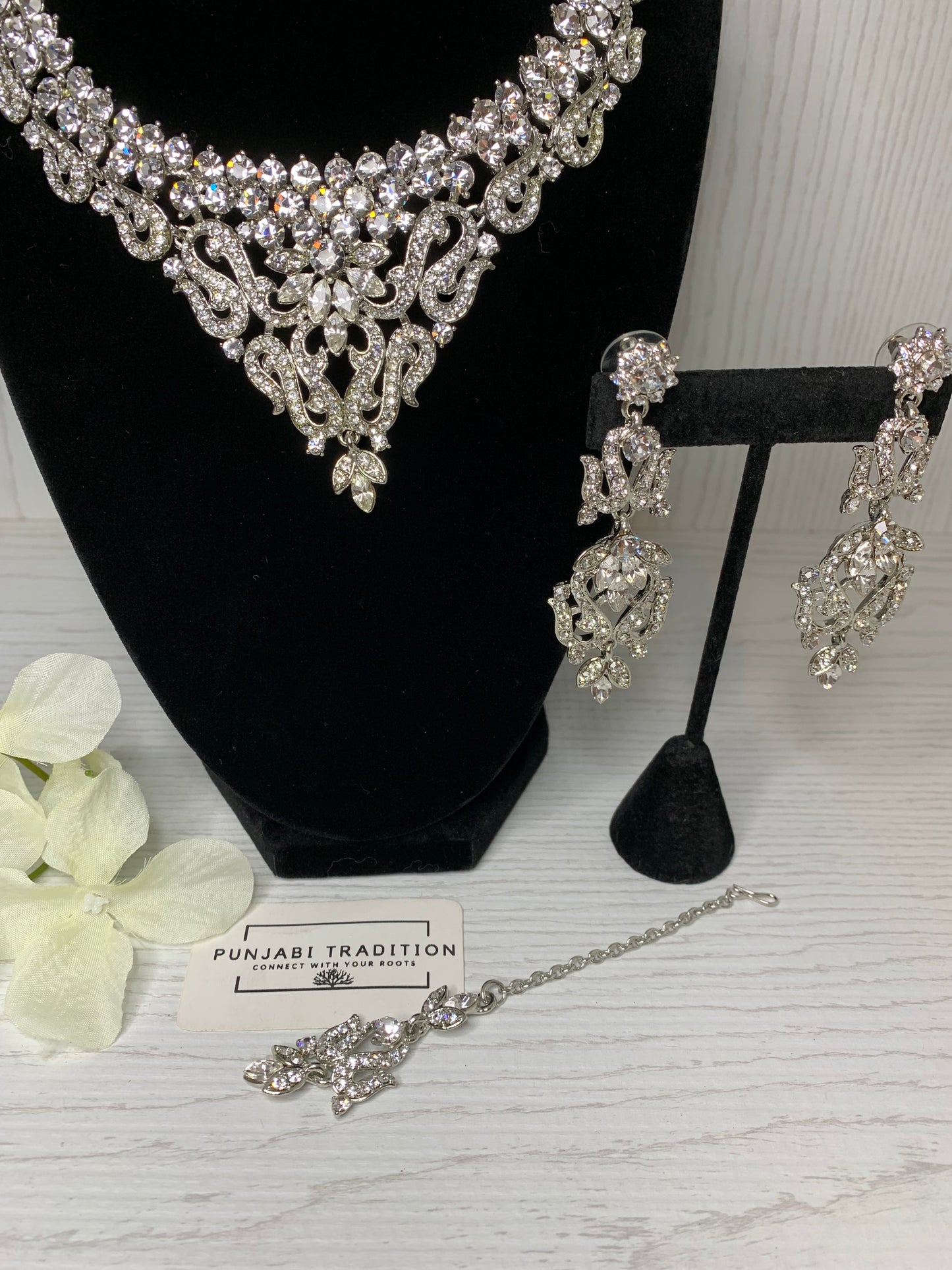Taran Silver Necklace