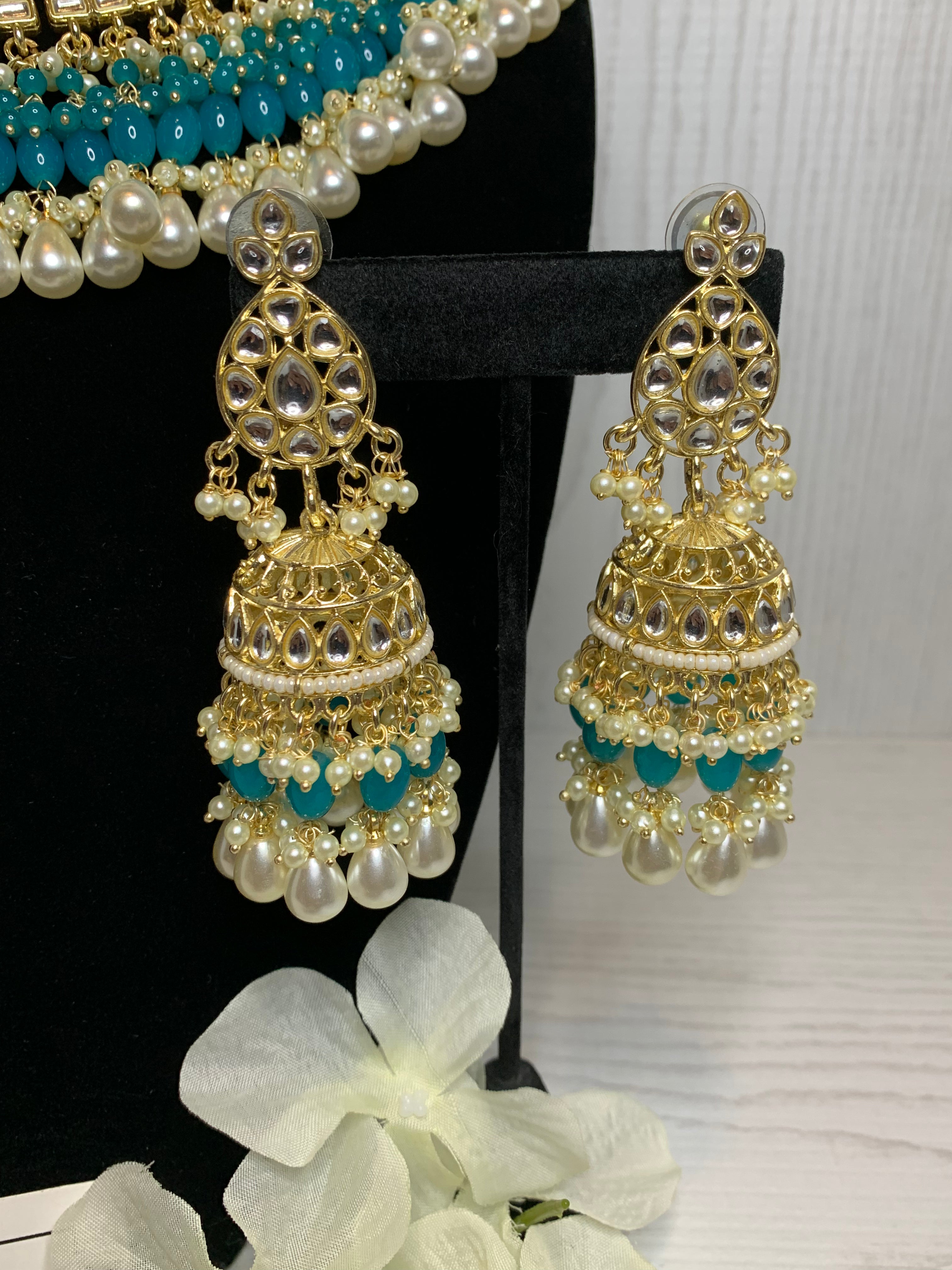 Aavi Pearl Heavy Necklace