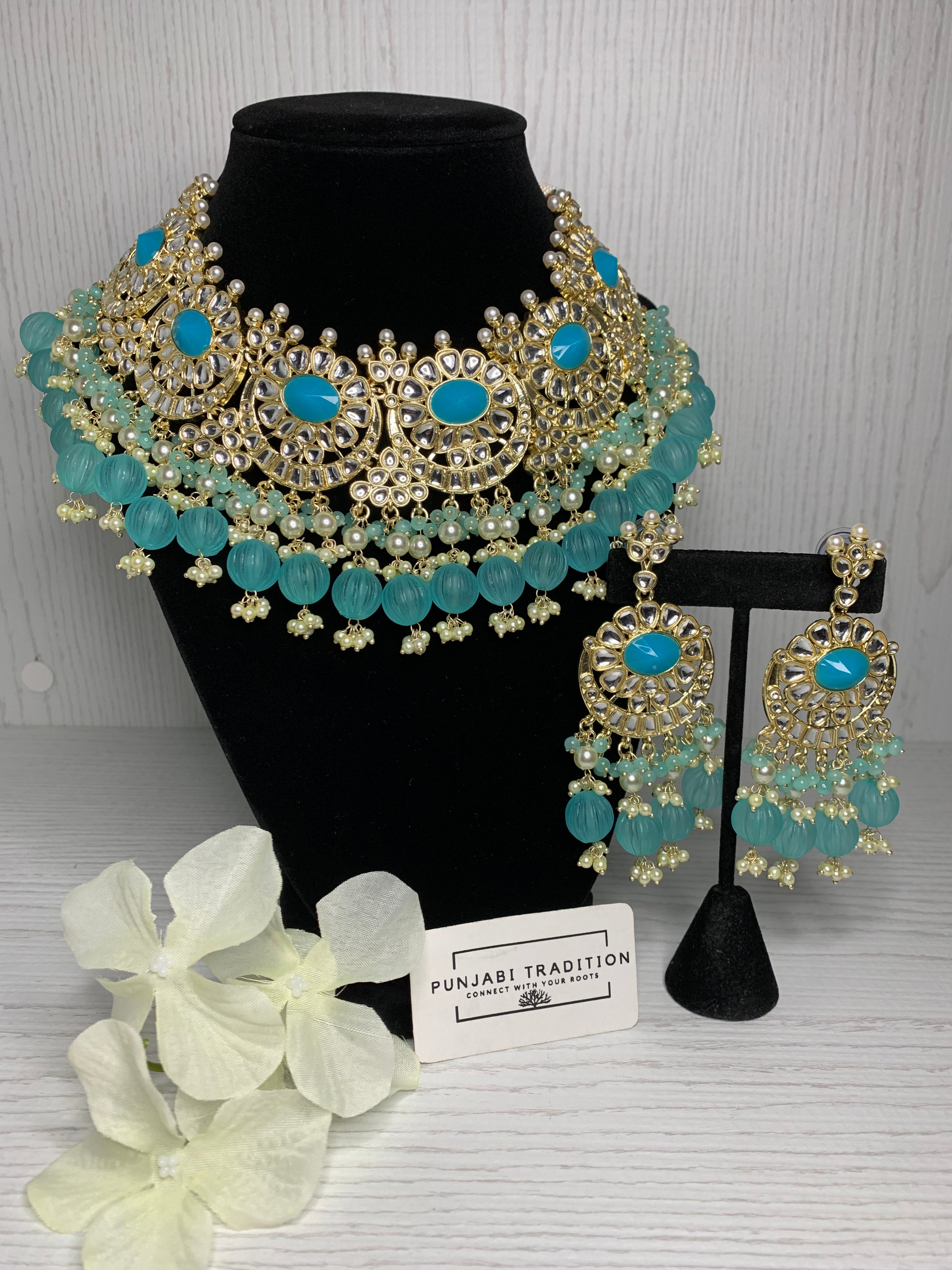 Harleen - Heavy Circle Crest Necklace