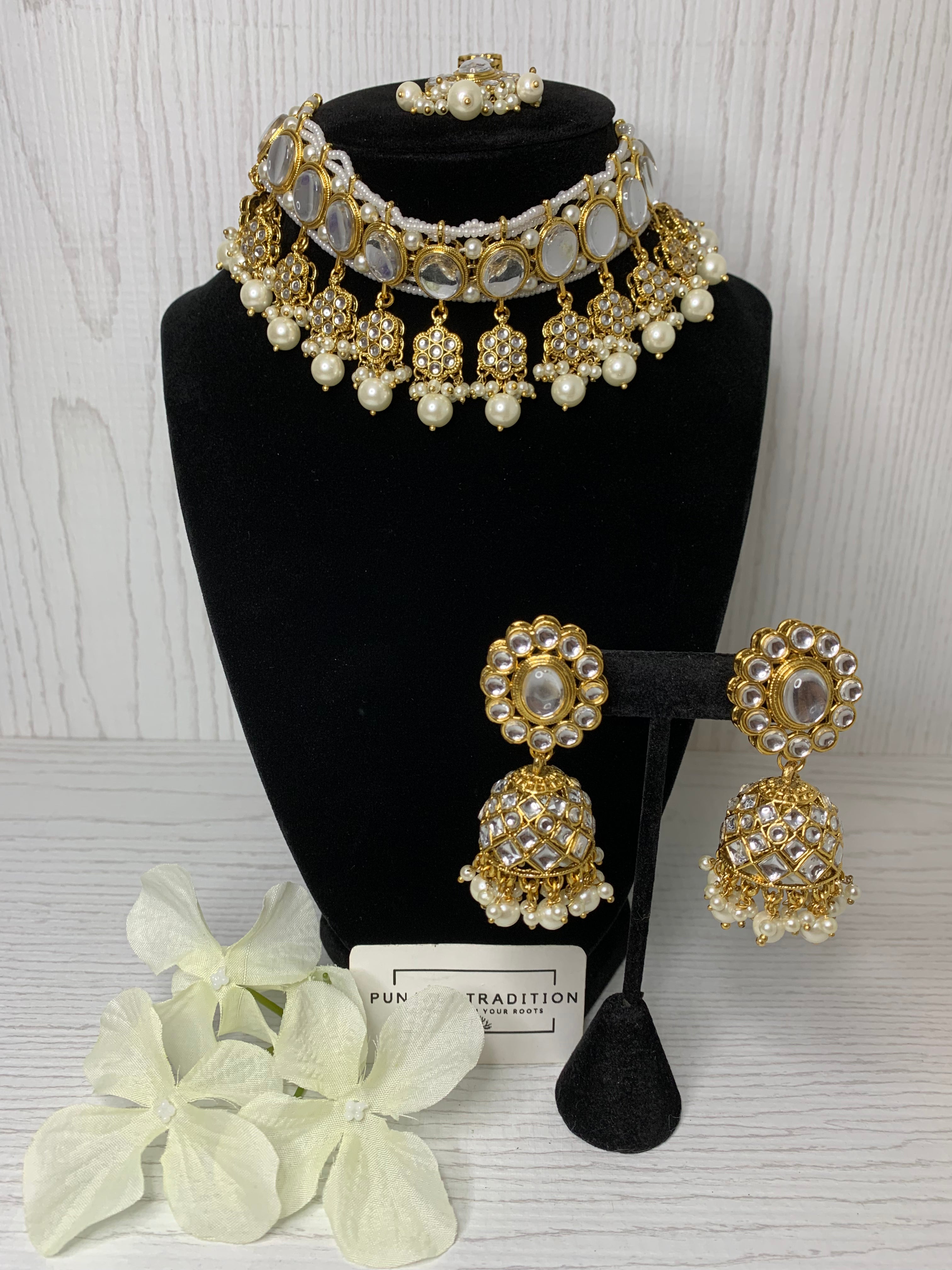 Neeru Choker Set