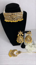 Sara Choker Set
