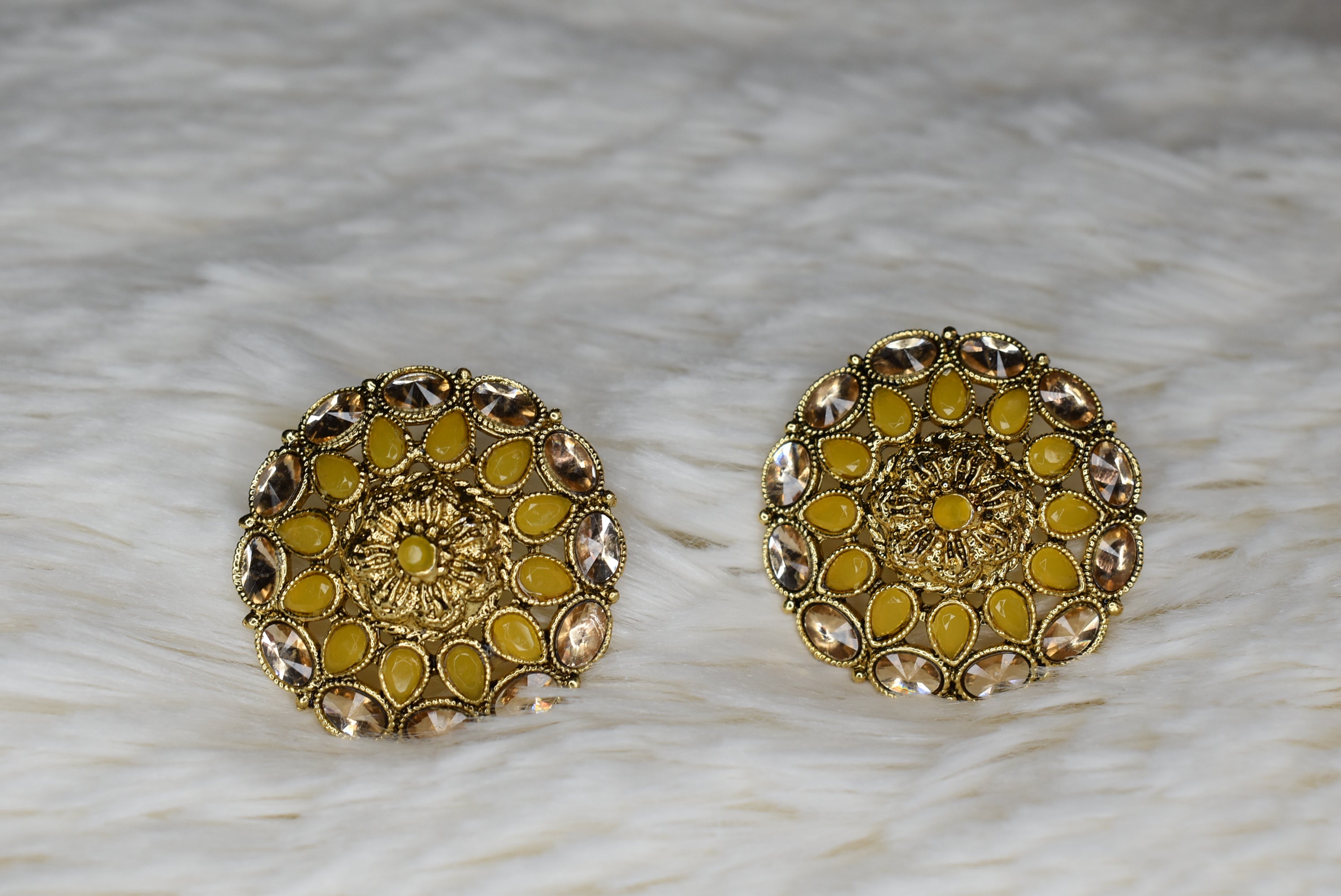 Ari Earring Studs - Punjabi Traditions